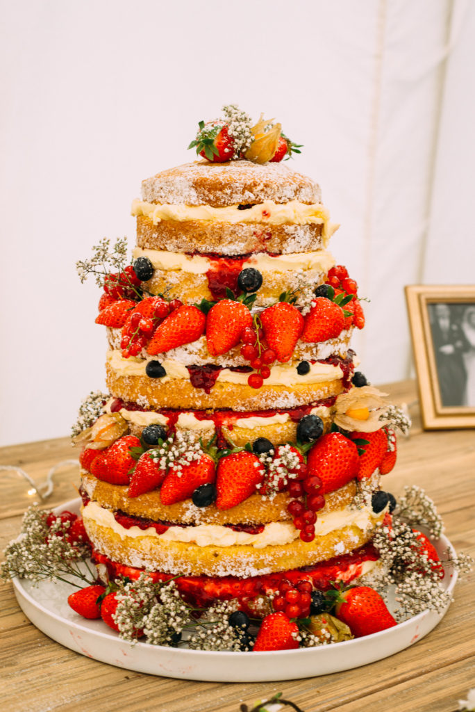 California Barn Wedding-Sussex Wedding Photography-Wedding cake 